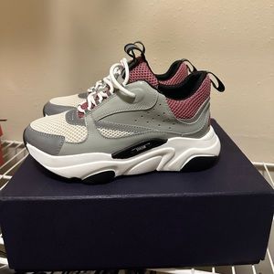 DIOR WOMEN’S B22 SNEAKER! EU37